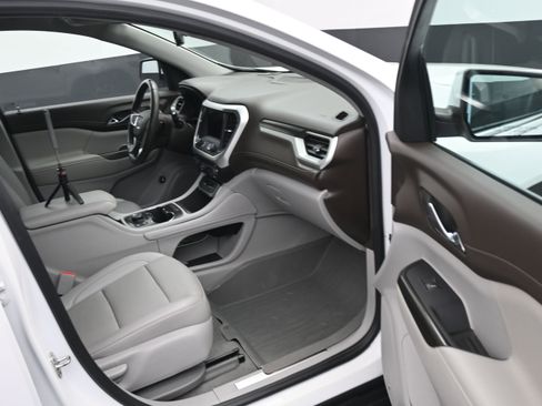 Used 2022 GMC Acadia SLT FWD image 10