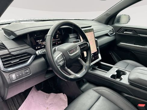 Used 2025 GMC Acadia Elevation w/ Elevation Premium Package AWD/4WD image 14