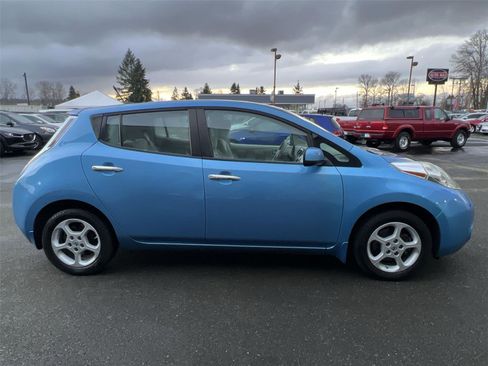 Used 2014 Nissan Leaf SV w/ LED & Quick Charge Package image 6