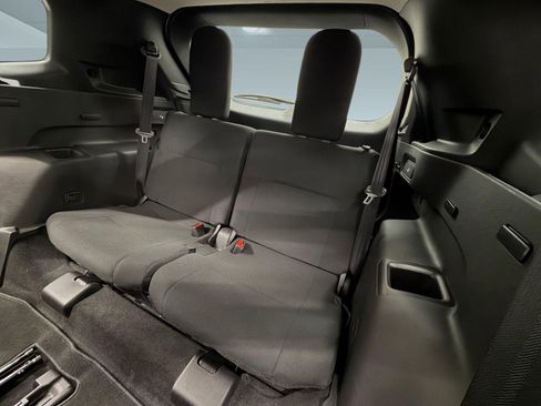 Used 2025 Mitsubishi Outlander ES image 21