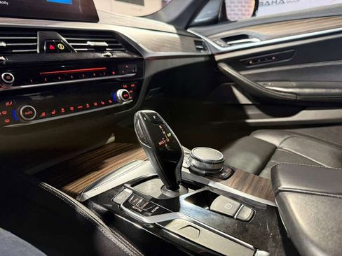 Used 2019 BMW M550i xDrive w/ Premium Package 2 image 25