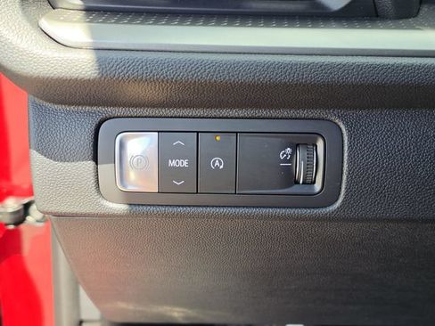New 2026 Chevrolet Traverse LT w/ Enhanced Driving Package FWD image 32