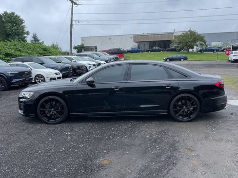 Used 2024 Audi S8 AWD/4WD image 4