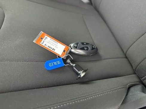 Used 2025 Hyundai Elantra SEL FWD image 32