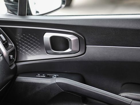 Used 2021 Kia Sorento S w/ Panoramic Sunroof Package image 21