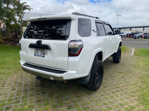 Used 2019 Toyota 4Runner TRD Off-Road AWD/4WD image 7