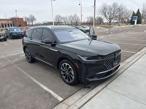 Used 2024 Lincoln Nautilus Reserve w/ Equipment Group 202A image 1