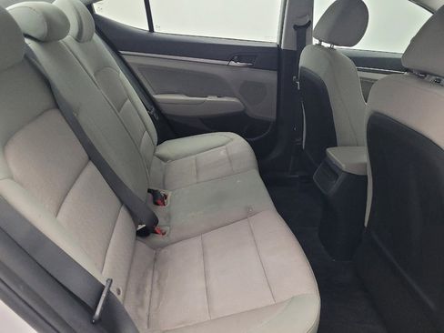 Used 2017 Hyundai Elantra SE image 19