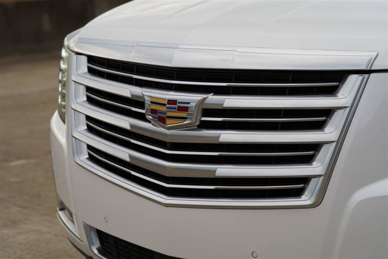Used 2018 Cadillac Escalade ESV Platinum AWD/4WD image 26