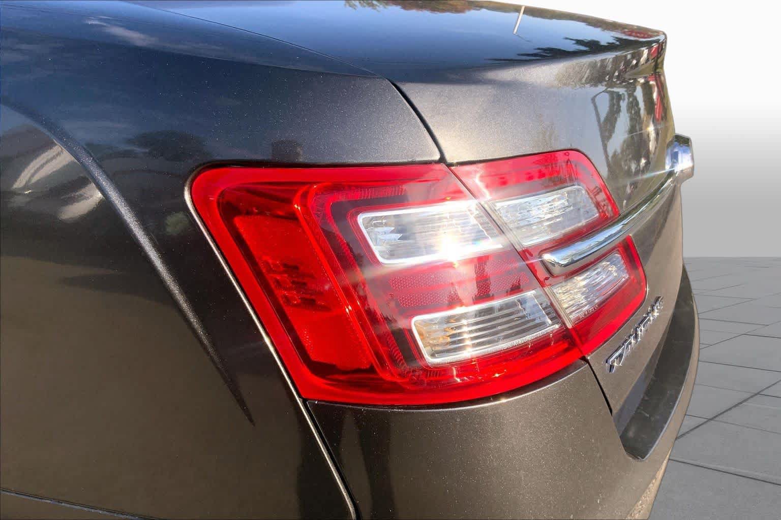 Used 2017 Ford Taurus SEL FWD image 27