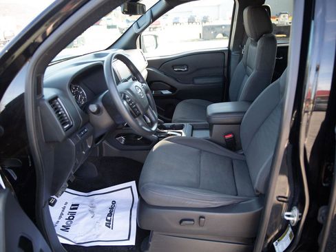 Used 2023 Nissan Frontier SV w/ Midnight Edition Package image 21