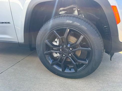 New 2025 Jeep Grand Cherokee Limited image 4