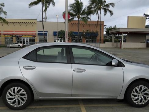 Used 2017 Toyota Corolla LE FWD image 7