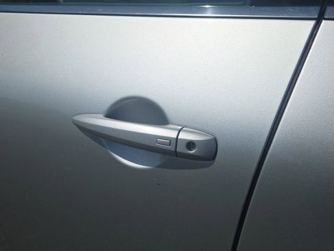 Used 2025 Nissan Pathfinder SV image 23