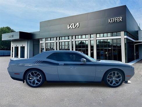 Used 2021 Dodge Challenger R/T image 9