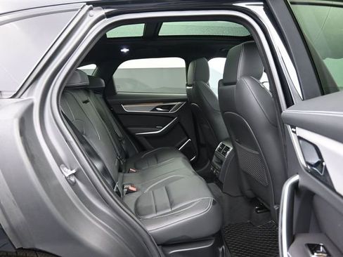 Used 2026 Jaguar F-PACE R-Dynamic S image 39