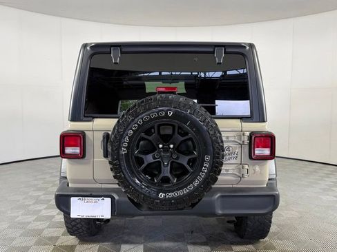 Used 2022 Jeep Wrangler Sport AWD/4WD image 7