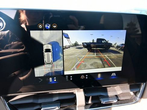 New 2026 Chevrolet Equinox ACTIV w/ Convenience Package III AWD/4WD image 23