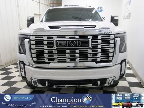 Used 2024 GMC Sierra 2500 Denali w/ Denali Reserve Package AWD/4WD image 2