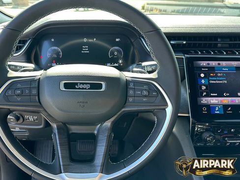 New 2025 Jeep Grand Cherokee Limited w/ Luxury Tech Group II image 17