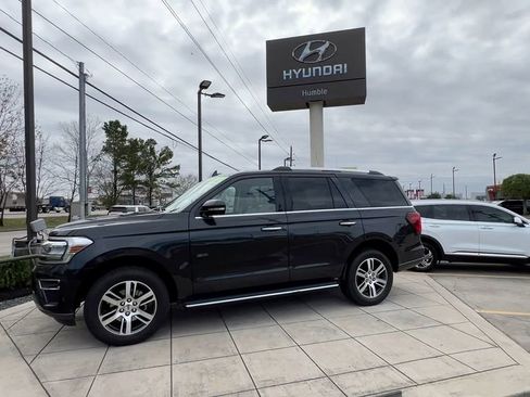 Used 2023 Ford Expedition Limited image 6