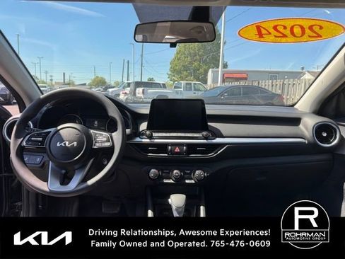 Used 2024 Kia Forte LXS w/ LXS Technology Package FWD image 10