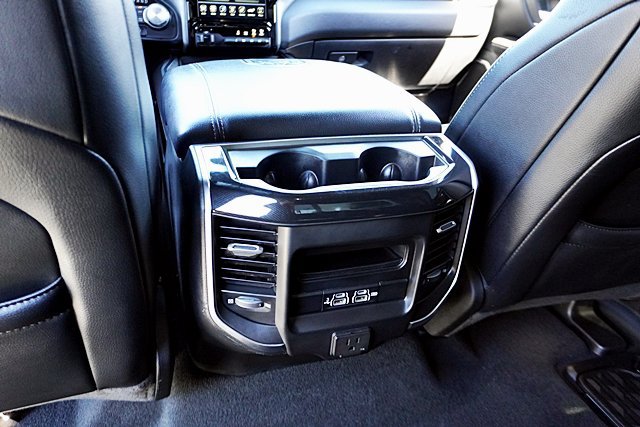 Used 2020 RAM 1500 Laramie w/ Sport Appearance Package AWD/4WD image 28