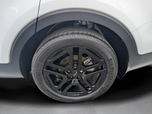 Used 2024 Kia Telluride EX X-Line image 18