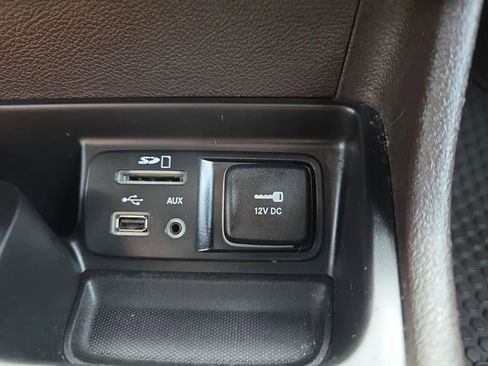 Used 2017 Jeep Cherokee Trailhawk image 36