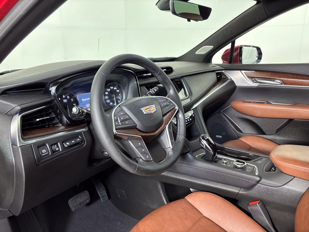 Used 2025 Cadillac XT5 Premium Luxury w/ Technology Package FWD image 16