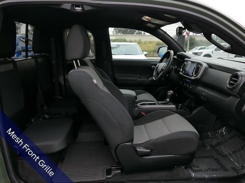 Used 2022 Toyota Tacoma TRD Sport w/ TRD Premium Sport Package RWD image 27