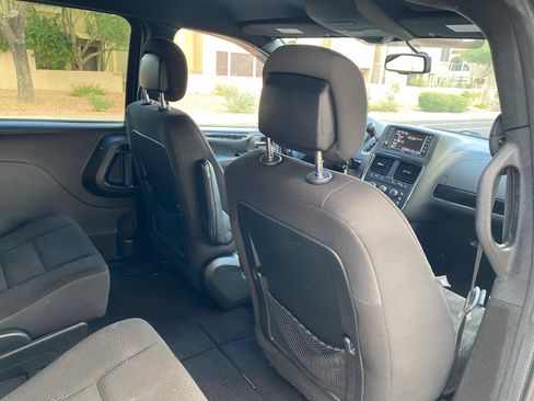 Used 2018 Dodge Grand Caravan SE FWD image 46