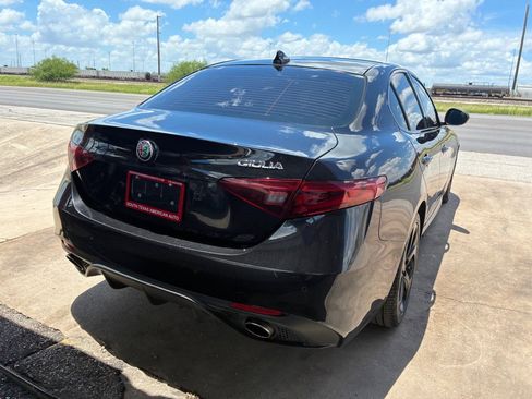 Used 2017 Alfa Romeo Giulia RWD image 18