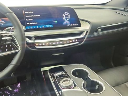 Used 2025 Cadillac Lyriq Sport AWD/4WD image 45