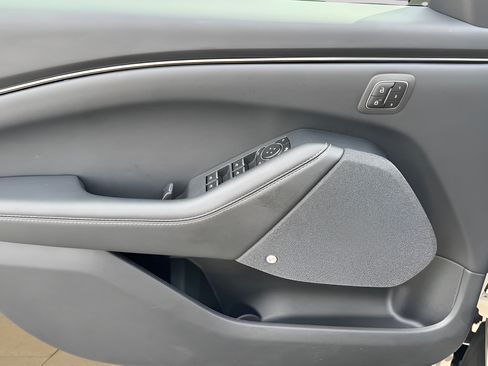 Used 2025 Ford Mustang Mach-E Premium RWD image 33