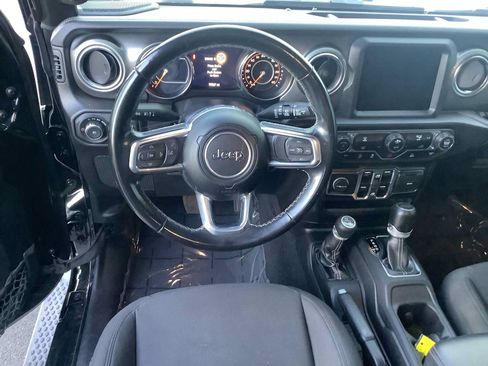 Used 2022 Jeep Wrangler Unlimited Sahara AWD/4WD image 10