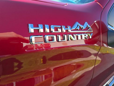 Used 2023 Chevrolet Silverado 1500 High Country w/ Technology Package AWD/4WD image 11