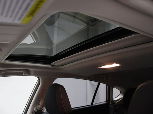 Used 2023 Subaru Crosstrek 2.0i Premium image 9