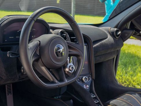 Used 2022 McLaren 720S Spider RWD image 24