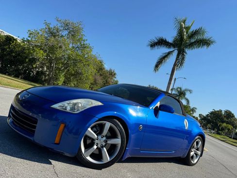 Used 2007 Nissan 350Z Touring image 16