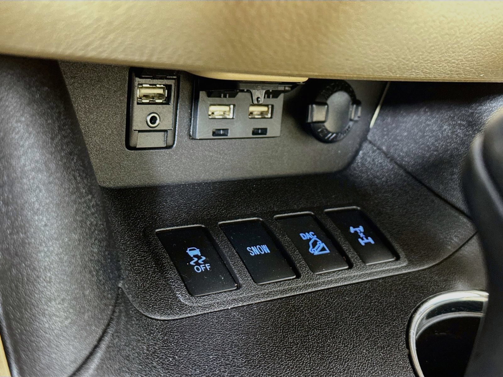 Used 2019 Toyota Highlander XLE AWD/4WD image 13