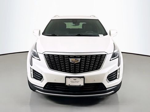 Used 2022 Cadillac XT5 Premium Luxury w/ Technology Package AWD/4WD image 2