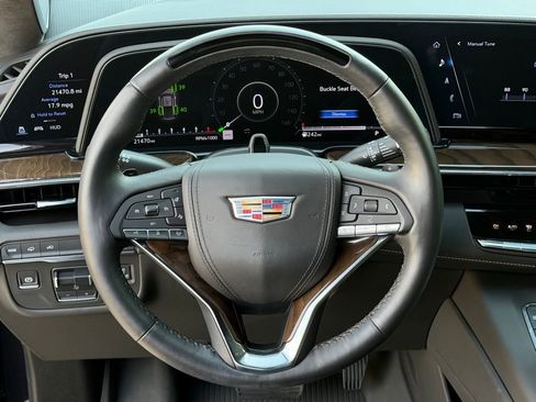 Used 2024 Cadillac Escalade Premium Luxury Platinum RWD image 21