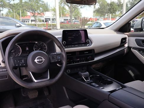Used 2023 Nissan Rogue SV FWD image 24