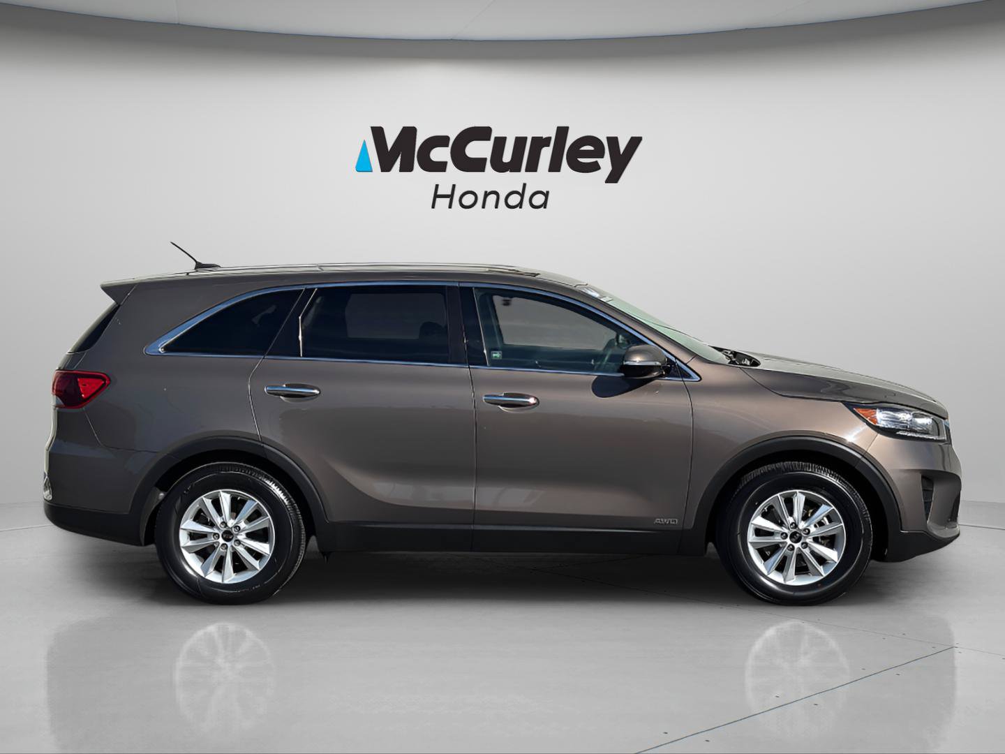 Used 2019 Kia Sorento AWD V6 image 2