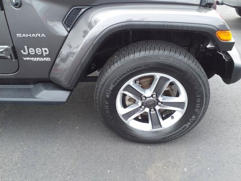 Used 2021 Jeep Wrangler Unlimited Sahara image 7