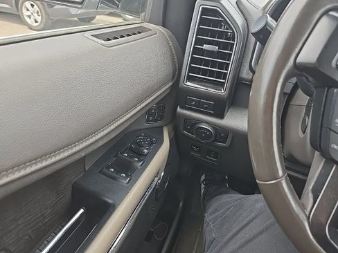 Used 2018 Ford Expedition Limited w/ Equipment Group 301A AWD/4WD image 22