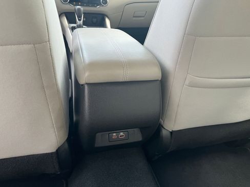 Used 2025 Nissan Altima 2.5 SV FWD image 23