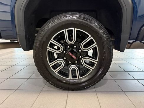 Used 2021 GMC Sierra 2500 AT4 w/ AT4 Premium Plus Package AWD/4WD image 9