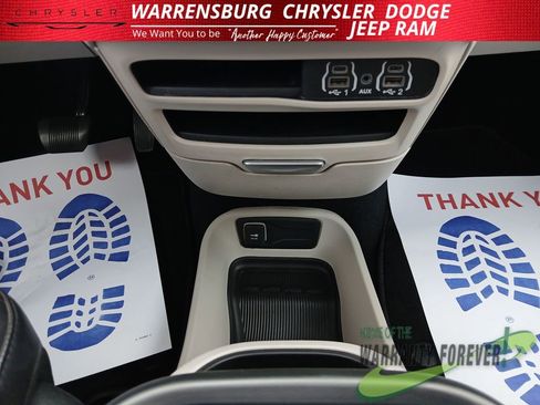 Used 2023 Chrysler Pacifica Touring-L FWD image 26